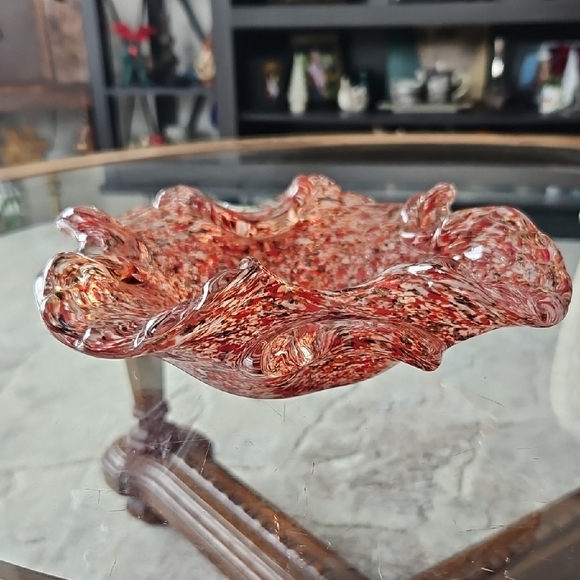 Elegant Red and Black Art Glass Bowl - Picture 11 of 12